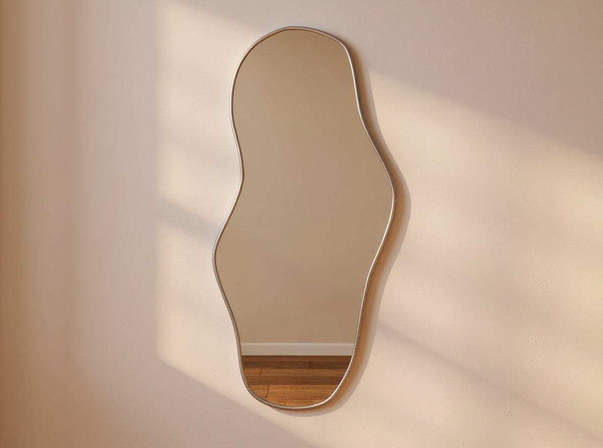 Detail von 4 mm Glas und PVC-Rahmen am schmalen Wandspiegel 100 x 45 cm